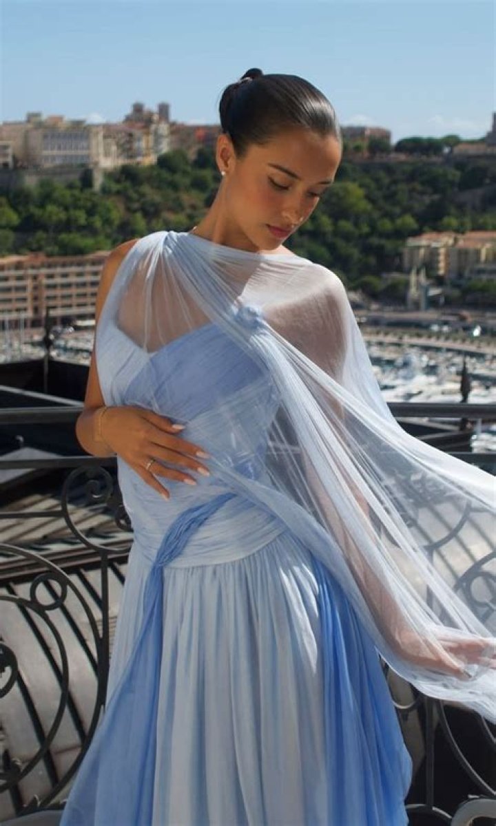 Alexandra Saint Mleux, The Young And Inspiring Figure