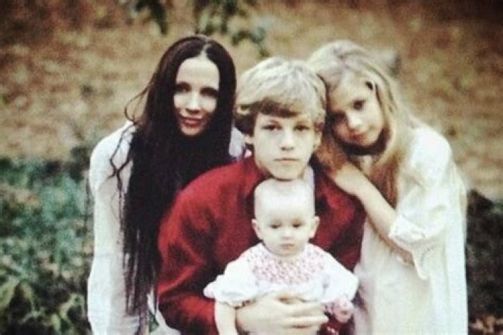Erin Everly: Axl Rose's Ex-Wife And Mother Of His Daughter