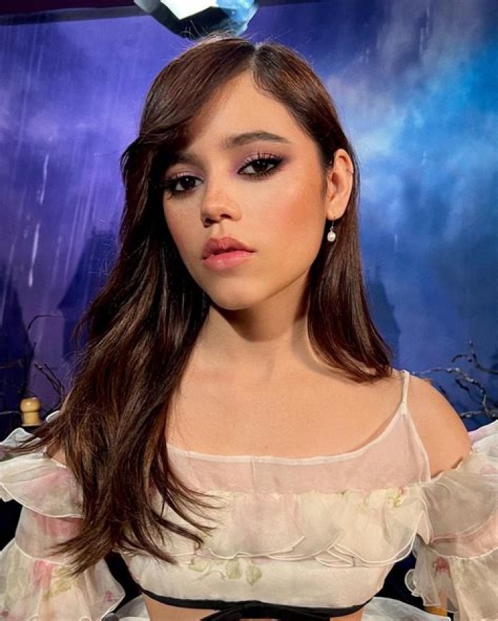 Jenna Ortega Downblouse: A Sultry Showcase Of Style And Allure