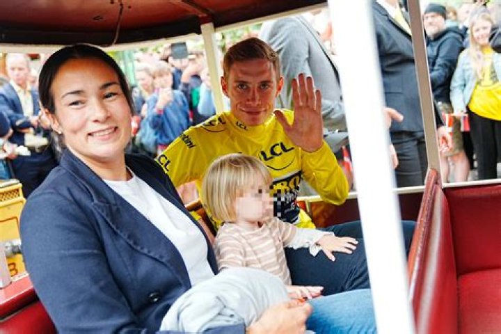 Jonas Vingegaard's Family: A Behind-the-Scenes Look