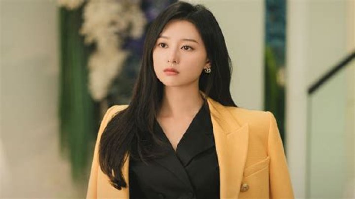 Meet The Brother Of Talented South Korean Actress Kim Ji-won