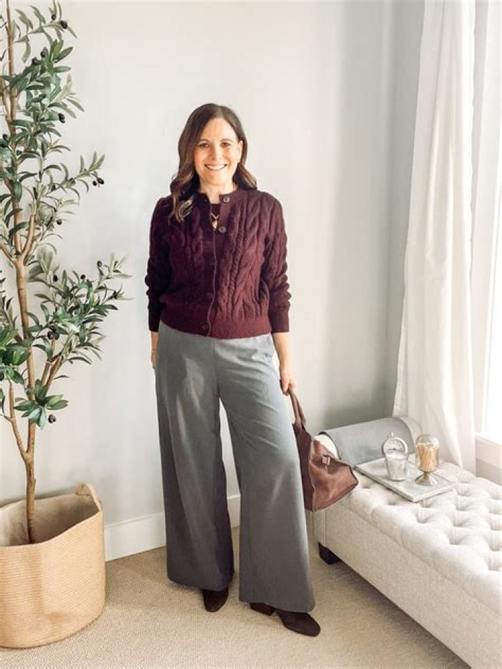 Style Guide: How To Pair Jeans And A Grey Sweater For A Chic Look